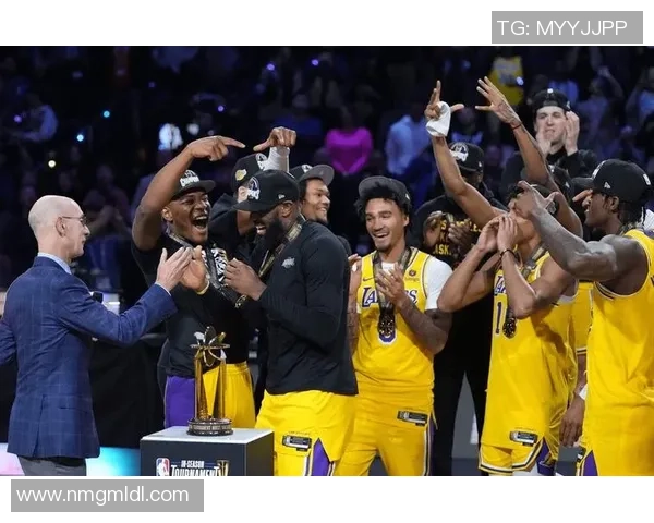 2020年10月3日NBA总决赛热火对决湖人争夺冠军荣耀的激烈战斗 2020年10月3日NBA总决赛热火对决湖人争夺冠军荣耀的激烈战斗