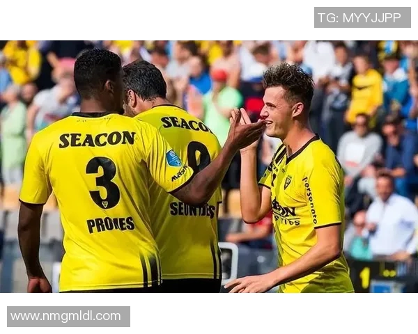 阿贾克斯迎战阿尔梅勒城全力争胜展现球队实力与风采